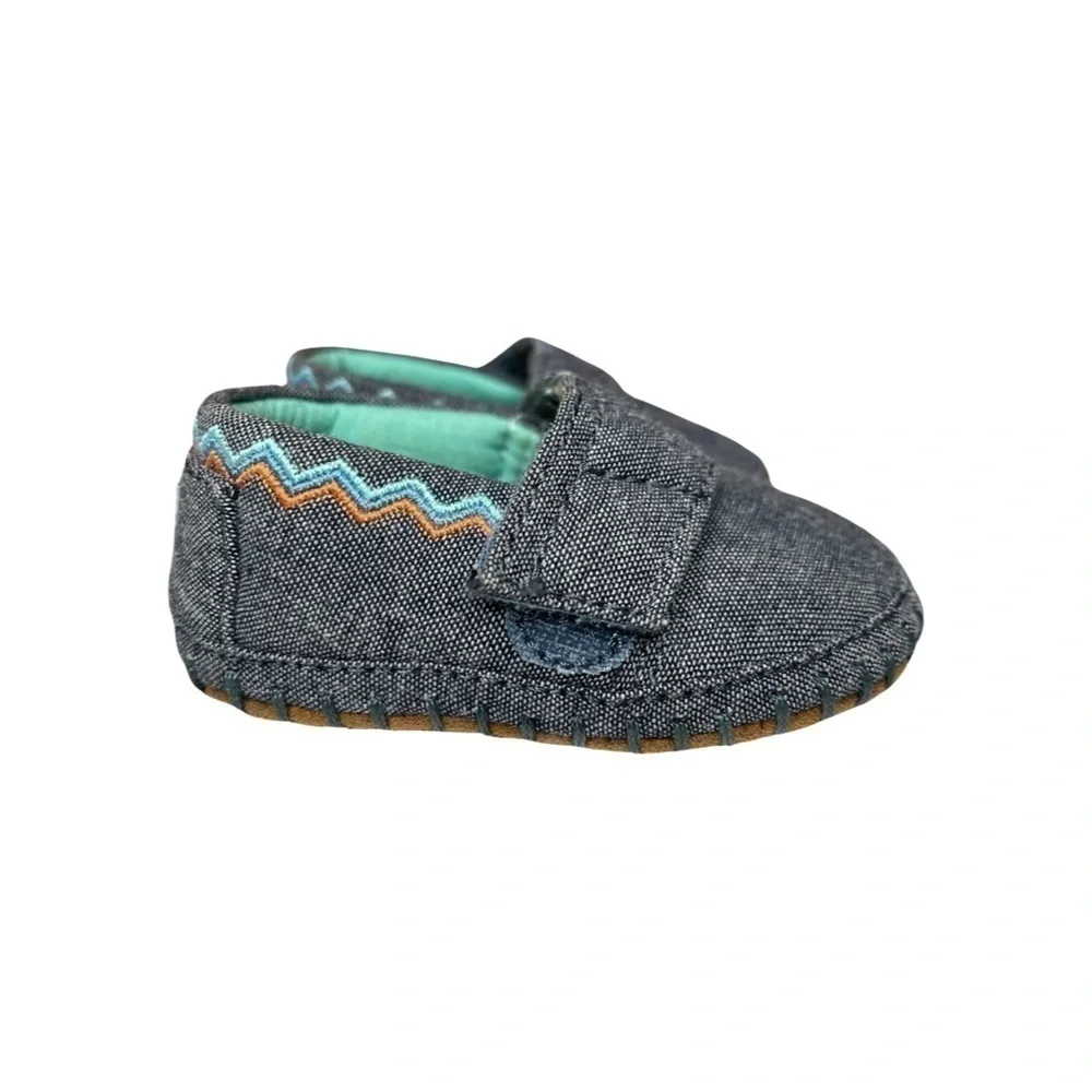 Toms adorable blue